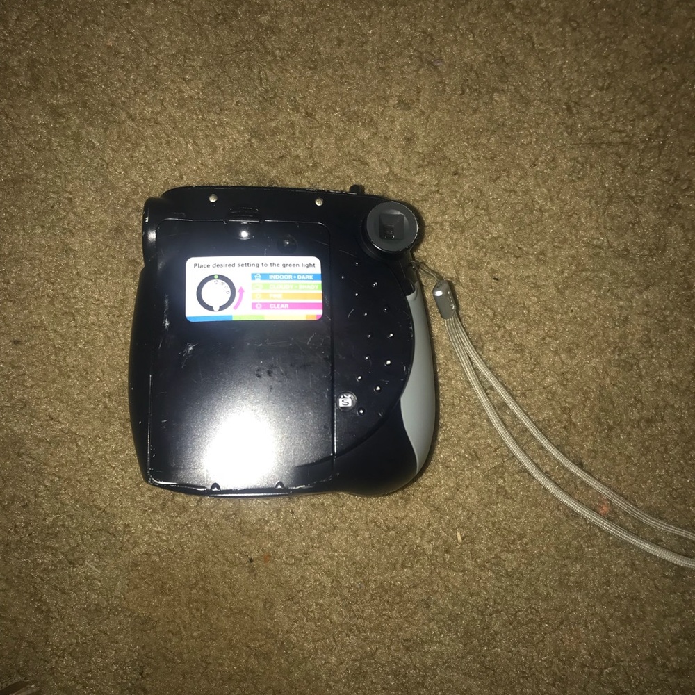 Polaroid camera - Picture 2 of 2
